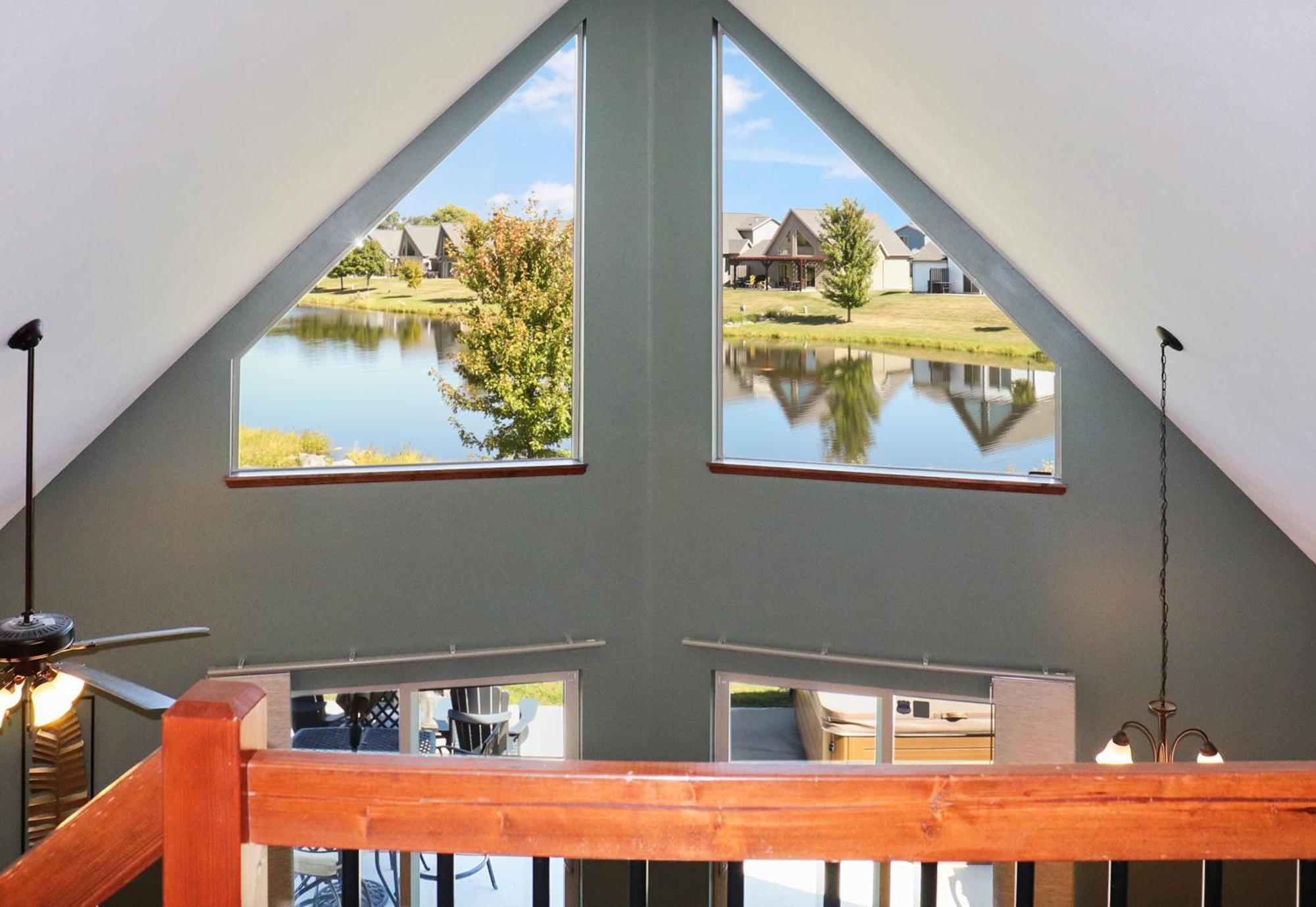 Boho Bungalow On The Pond W/ Hot Tub Arnolds Park Luaran gambar