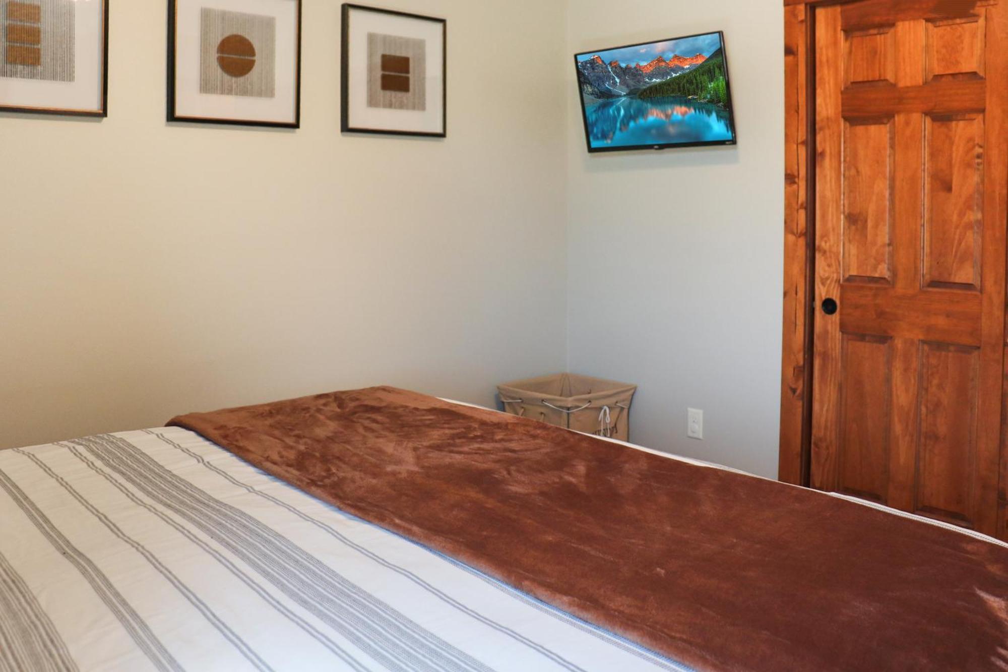 Boho Bungalow On The Pond W/ Hot Tub Arnolds Park Luaran gambar