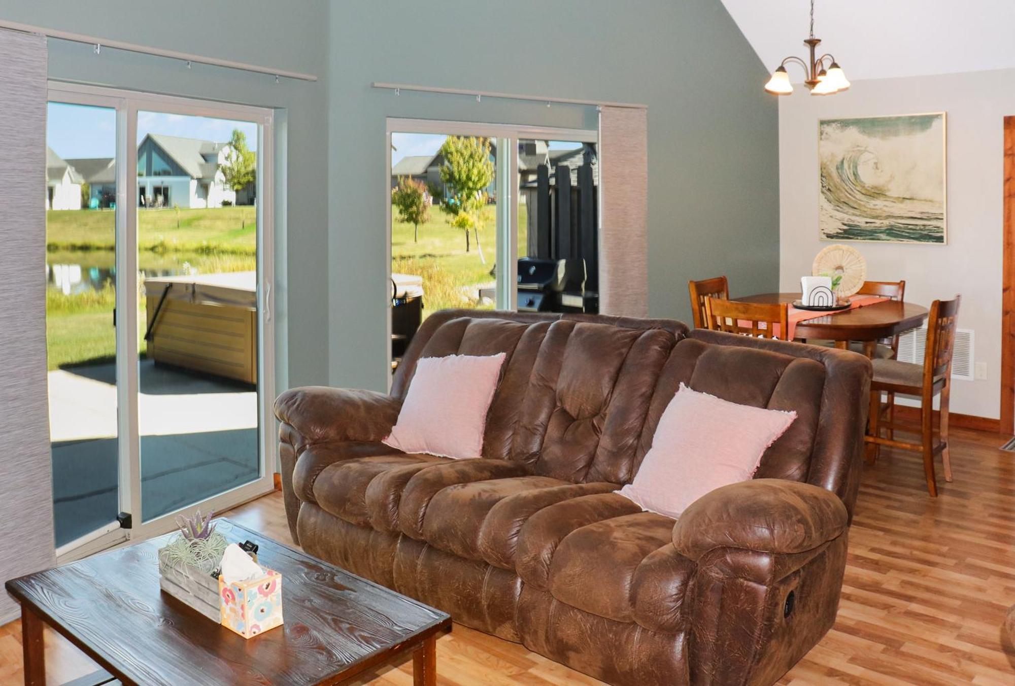 Boho Bungalow On The Pond W/ Hot Tub Arnolds Park Luaran gambar